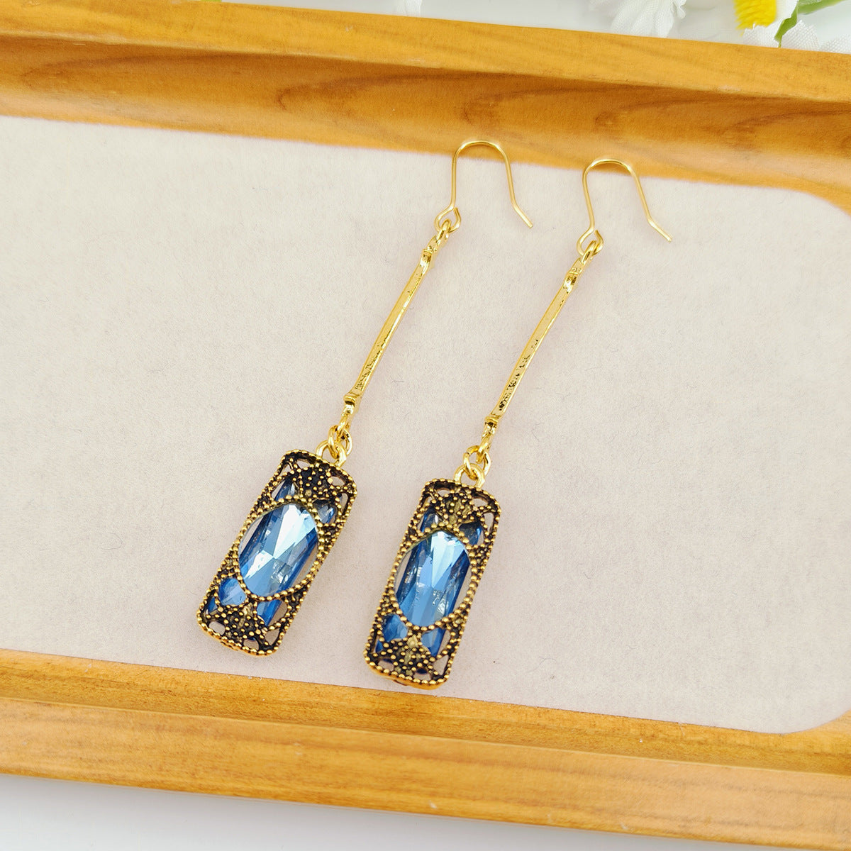 Emerald Elegance – Long Tassel Drop Earrings