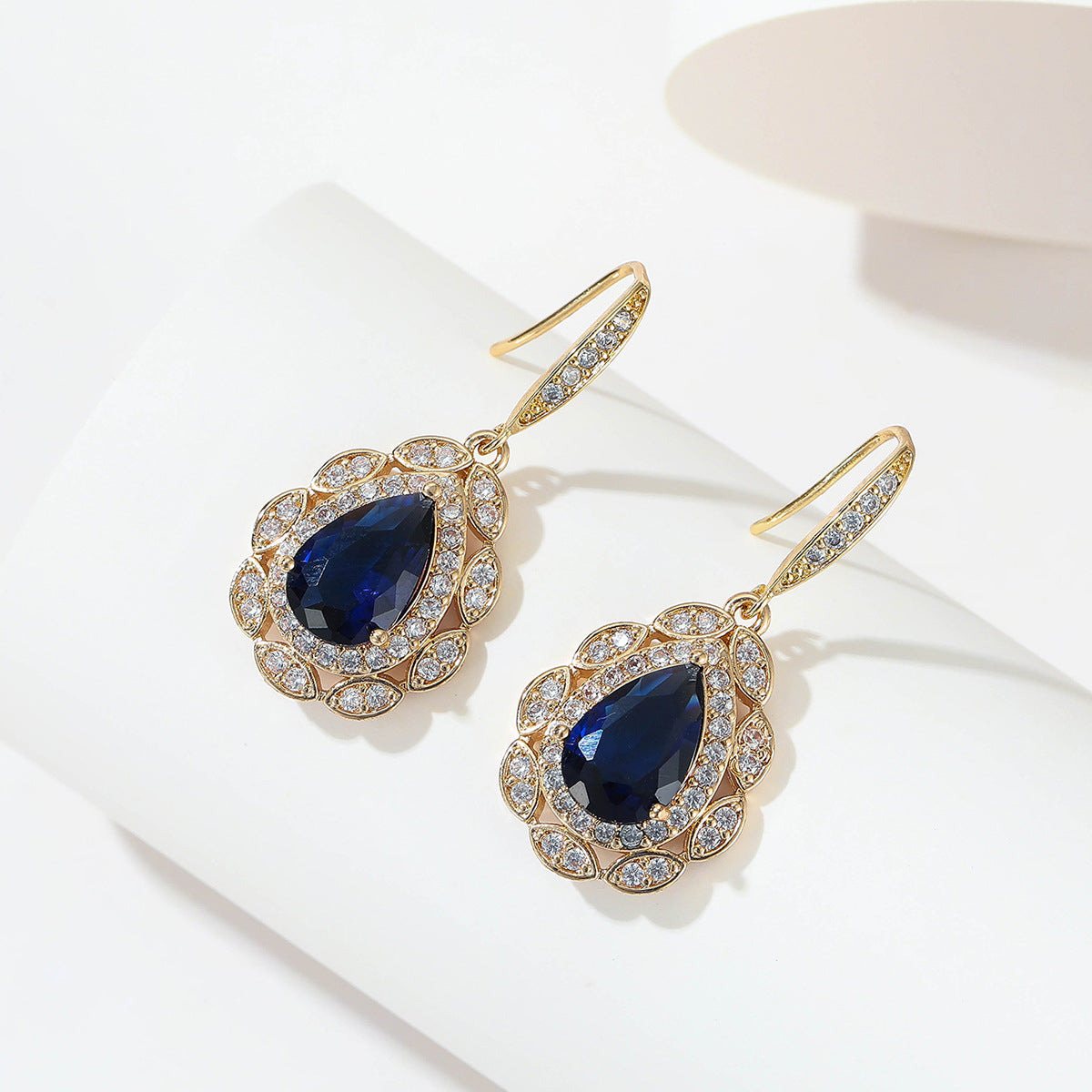 Sapphire Veil – Blue Zircon Drop Earrings & Necklace Set