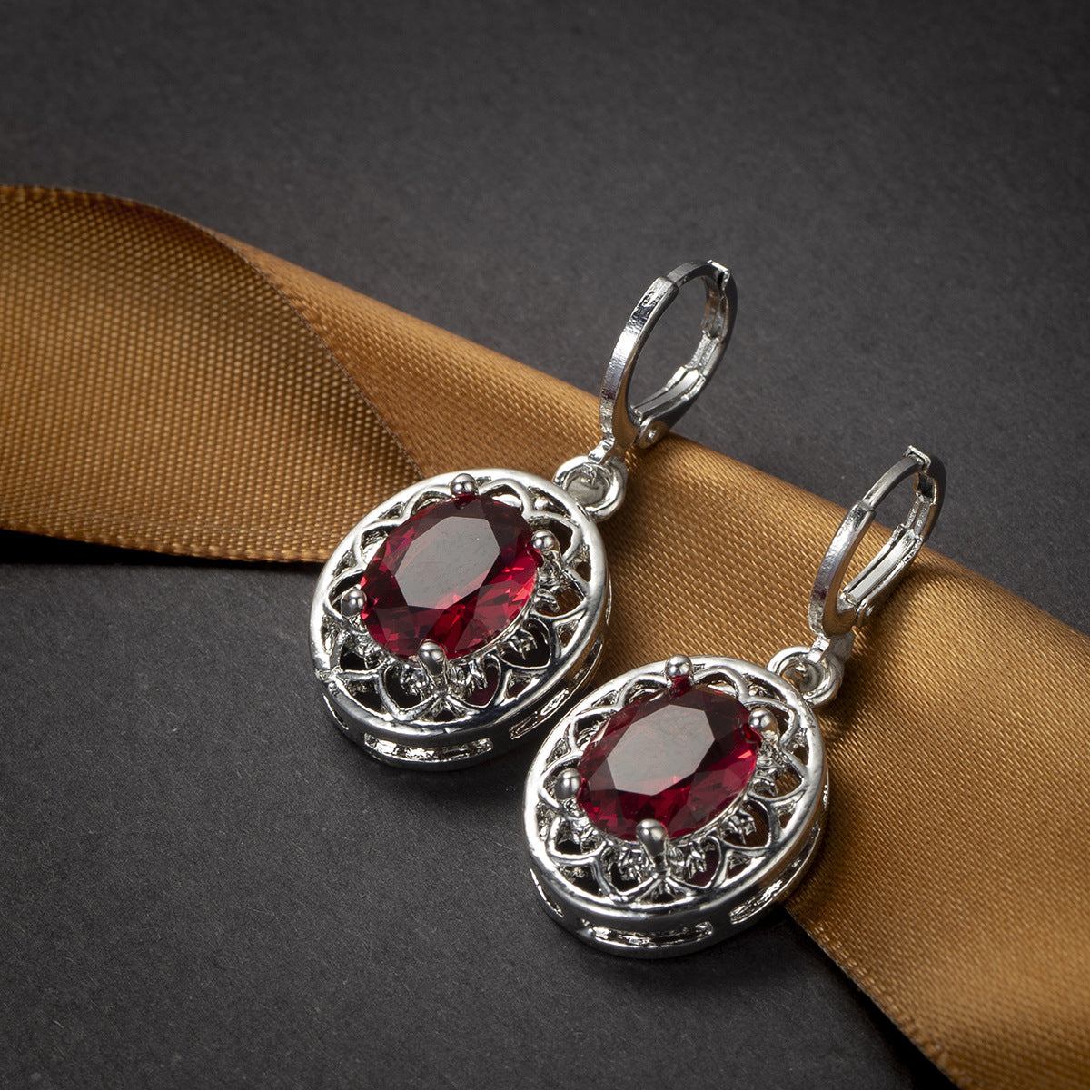 Sacred Bloom – Egg Crystal Earrings & Hollow Petal Pendant Necklace