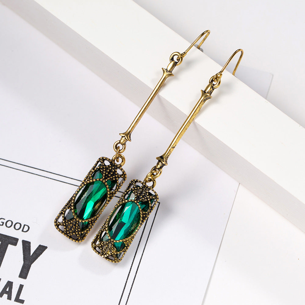 Emerald Elegance – Long Tassel Drop Earrings