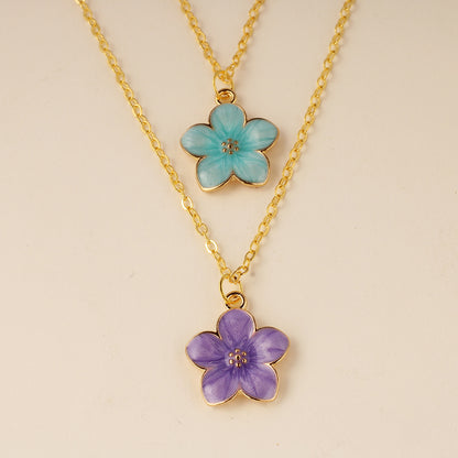 Five-Leaf Clover Necklace – Minimalist Summer Jewelry of Luck & Grace