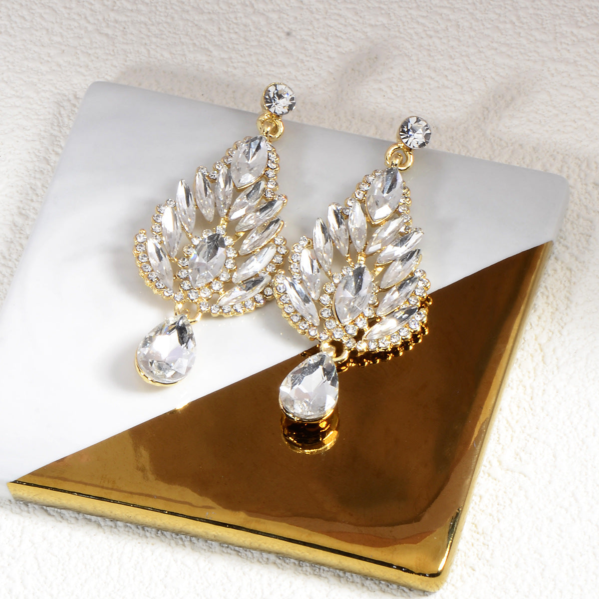 Celestial Glam – Crystal Rhinestone Drop Earrings