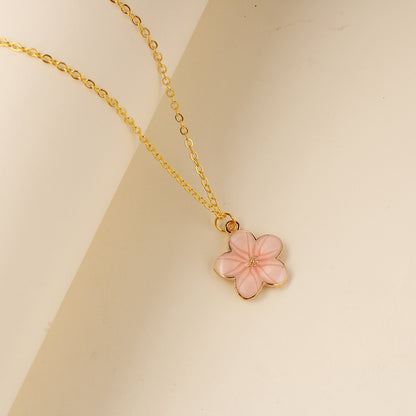 Five-Leaf Clover Necklace – Minimalist Summer Jewelry of Luck & Grace
