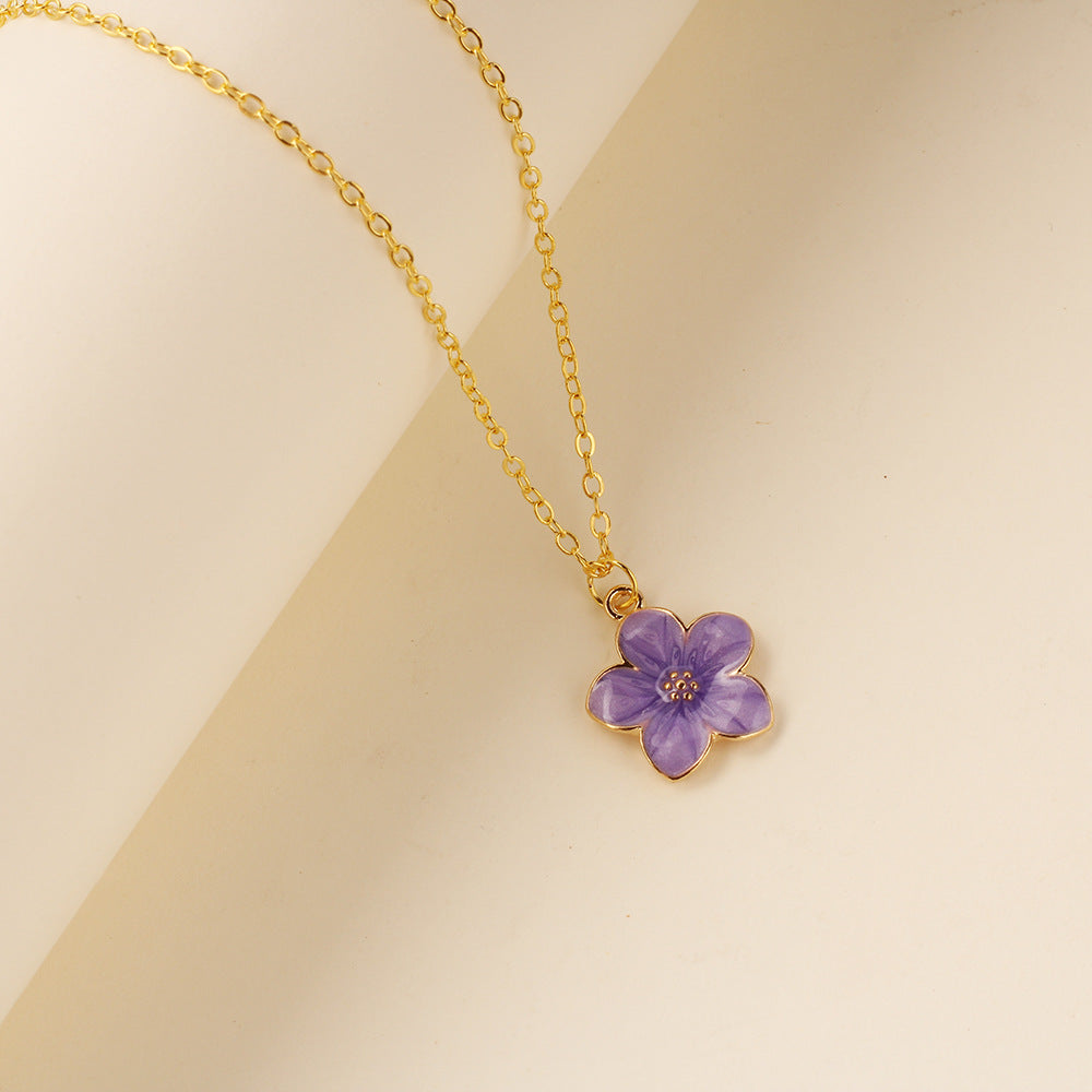Five-Leaf Clover Necklace – Minimalist Summer Jewelry of Luck & Grace