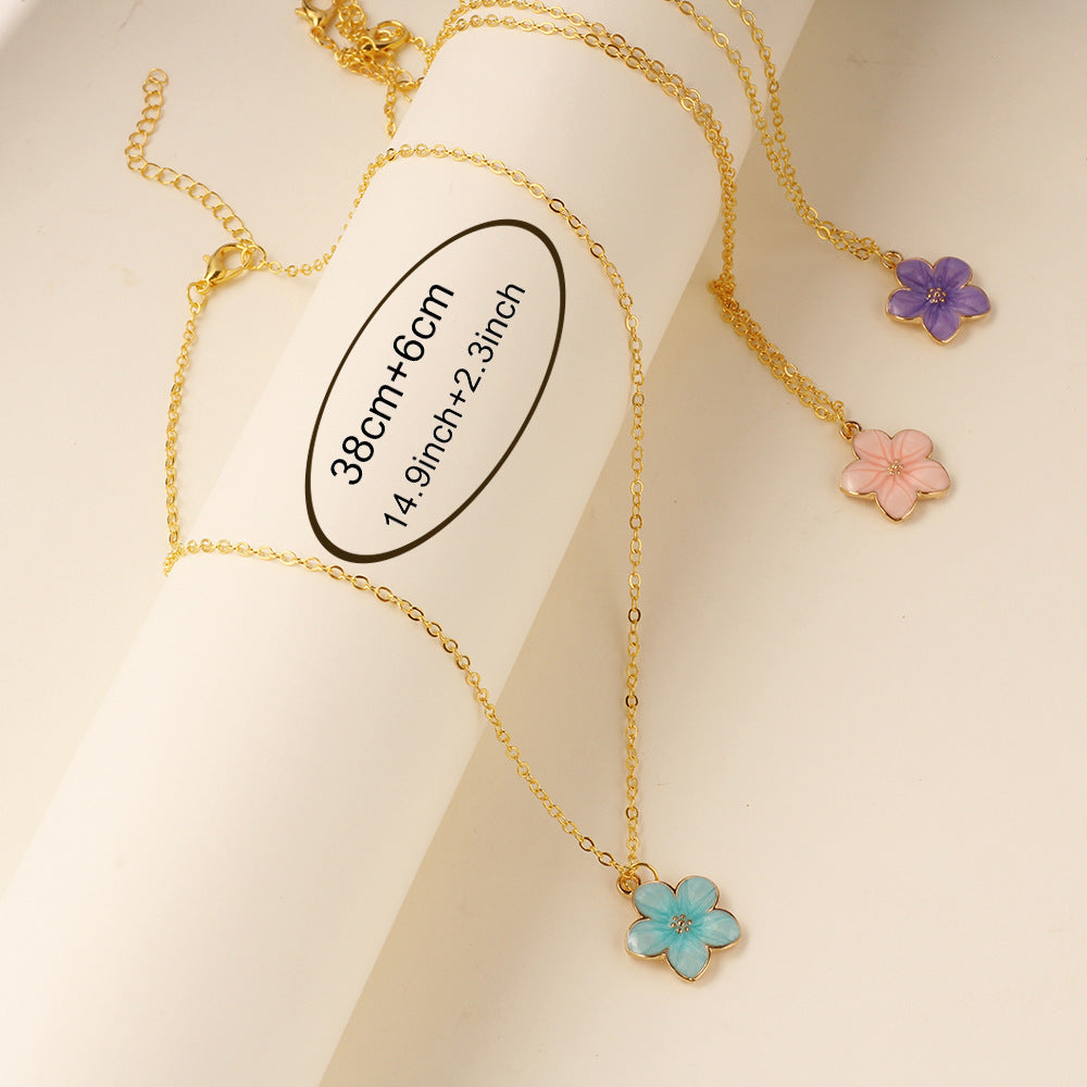 Five-Leaf Clover Necklace – Minimalist Summer Jewelry of Luck & Grace