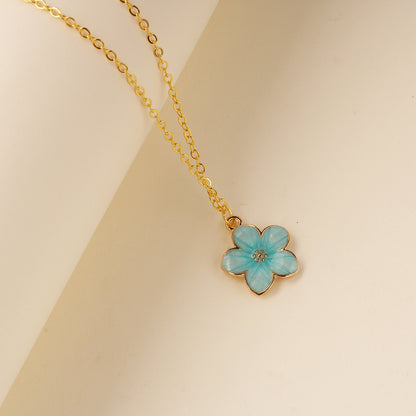 Five-Leaf Clover Necklace – Minimalist Summer Jewelry of Luck & Grace